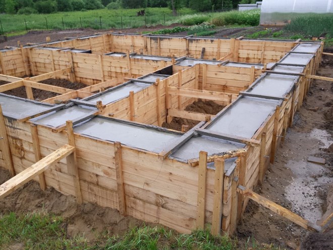 ВЫПОЛНЕНИЕ ЛЕНТОЧНЫХ ФУНДАМЕНТОВ, МОНОЛИТНЫХ ПЛИТ ПОД "КЛЮЧ"(с материалами заказчика)